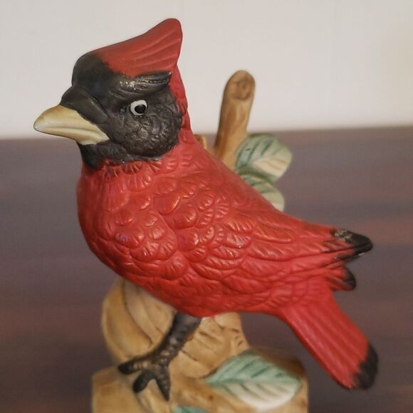 Vintage Hand Painted Cardinal Fine Porcelain Figurine - Picture 6 of 7